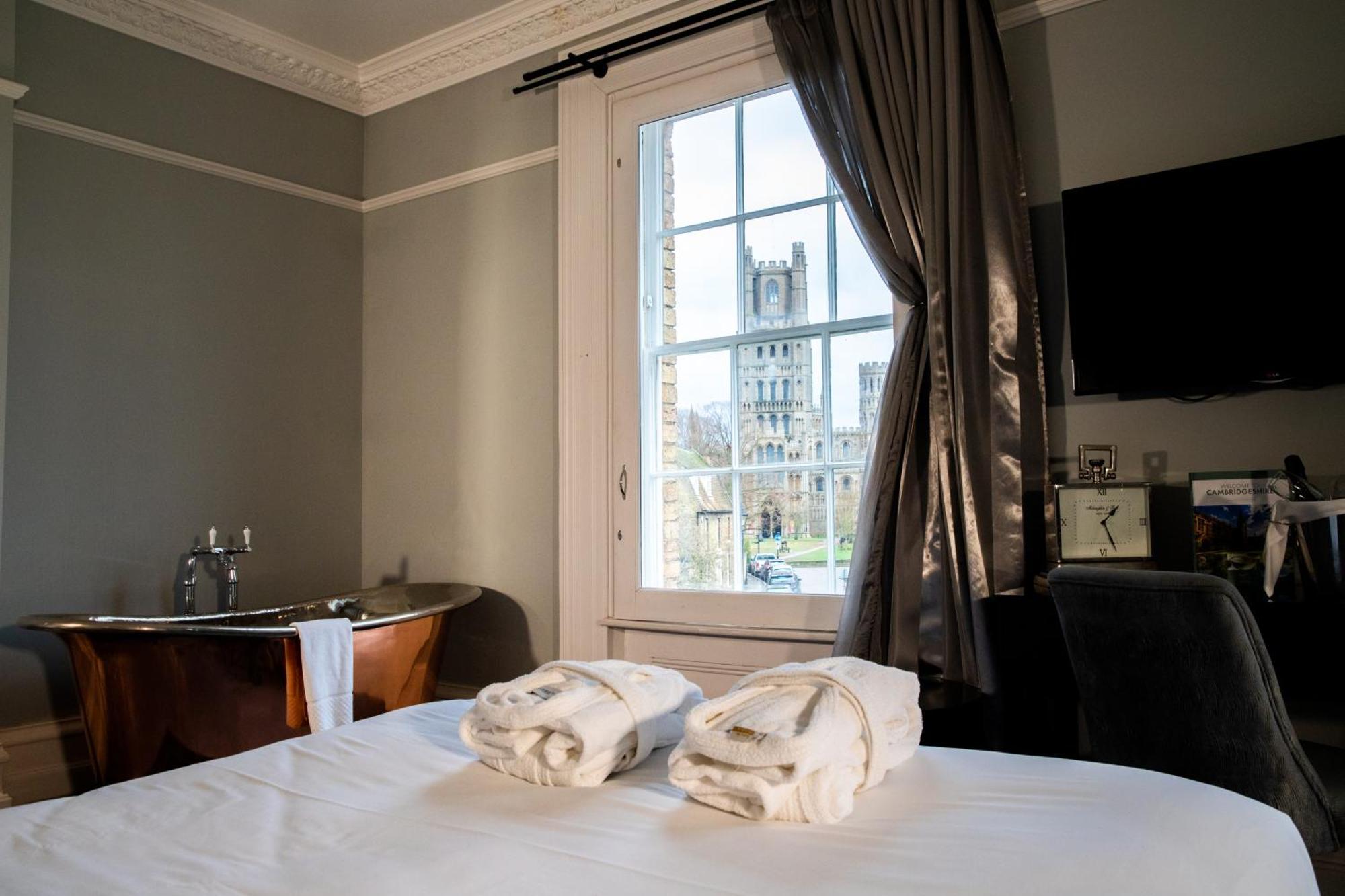 Poets House Hotel Ely Exterior photo